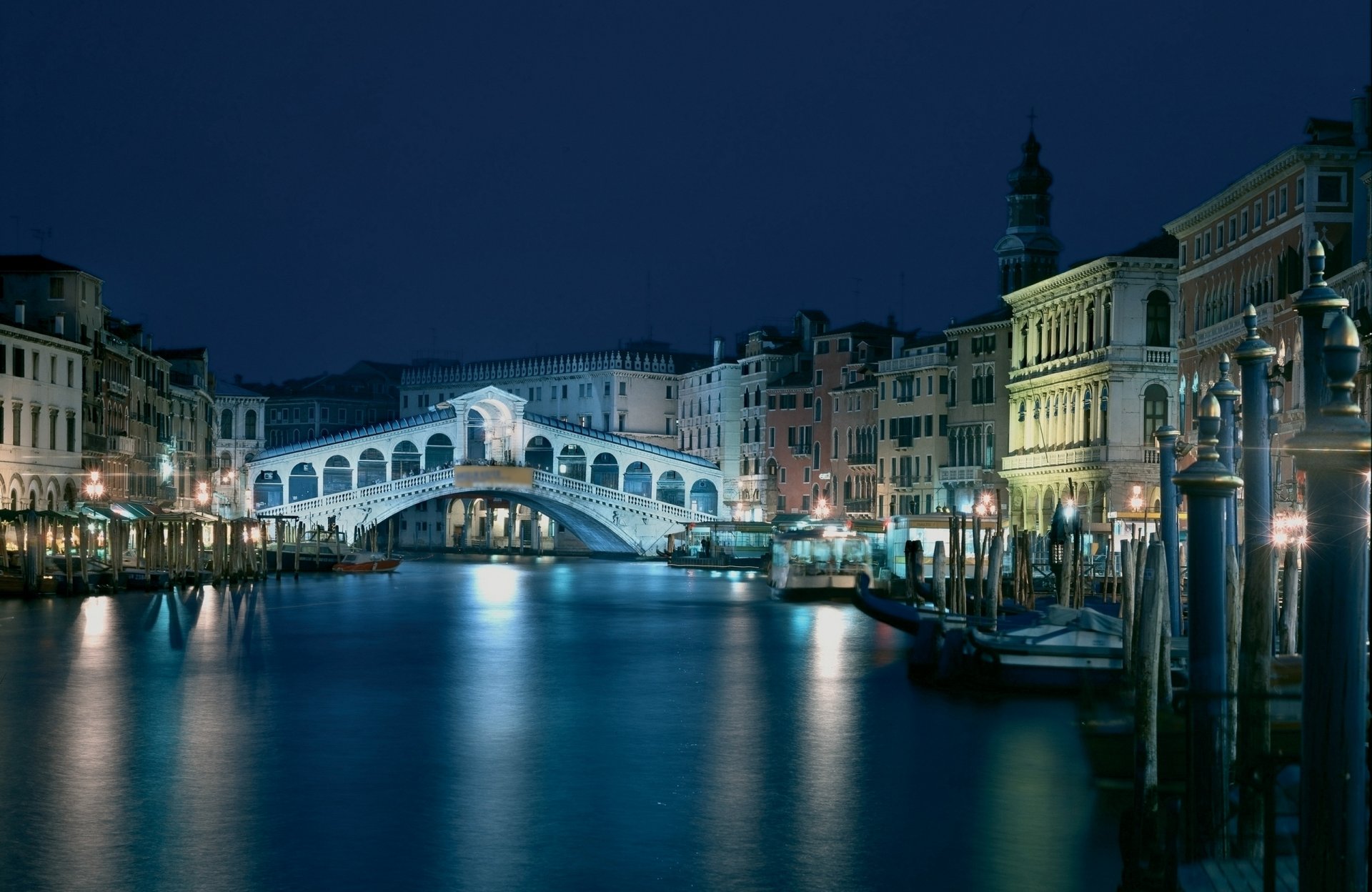 venedig italien architektur gebäude brücke kanal nacht schön blau blick landschaft