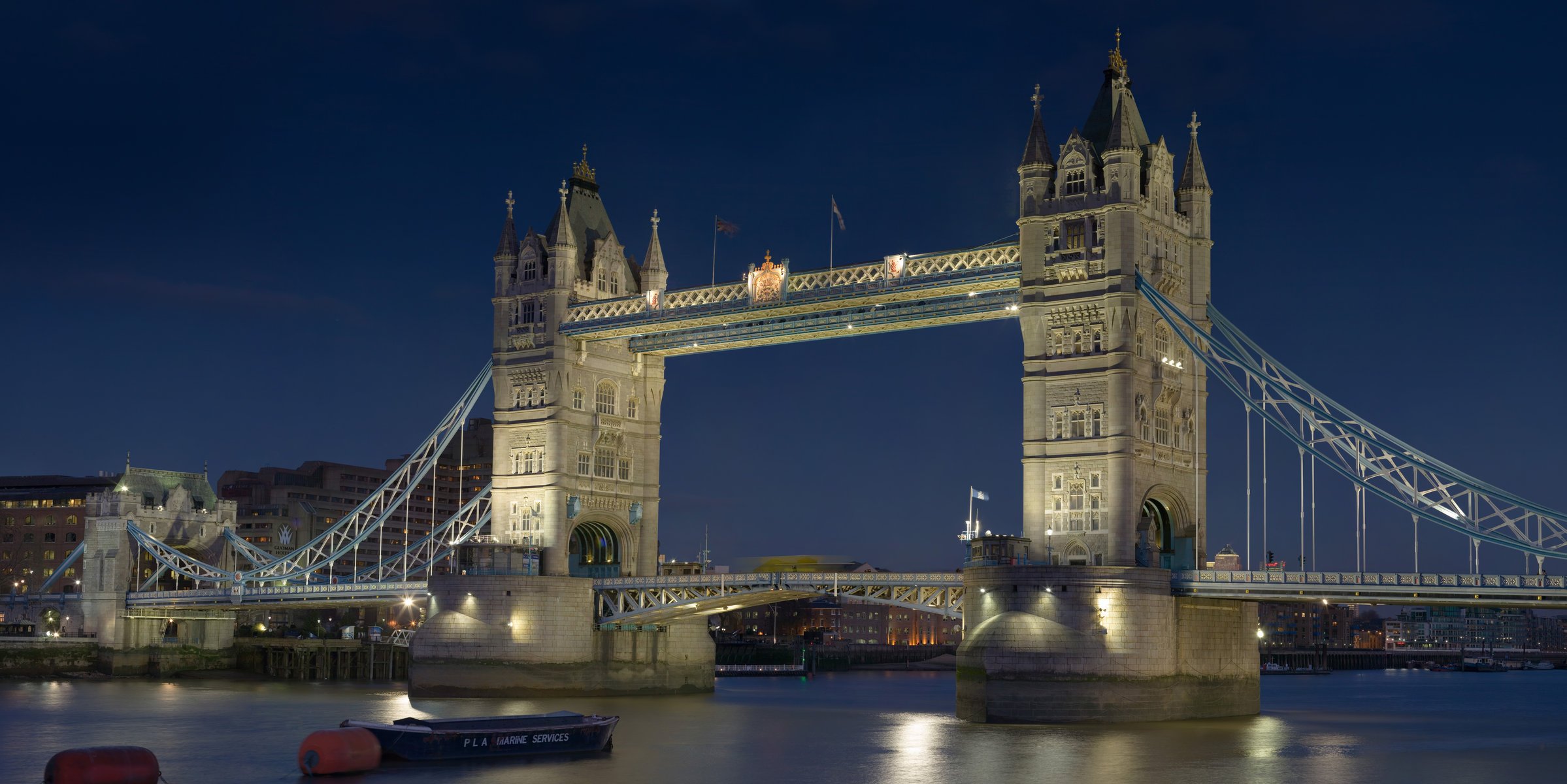 londra inghilterra tower bridge regno unito tamigi notte città barca fiume capitale sfondi