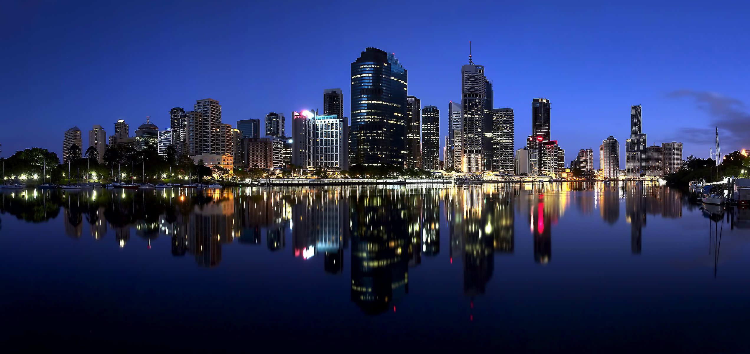 australia queensland brisbane city queensland brisbane notte luci retroilluminazione metropoli grattacieli fiume riflessione