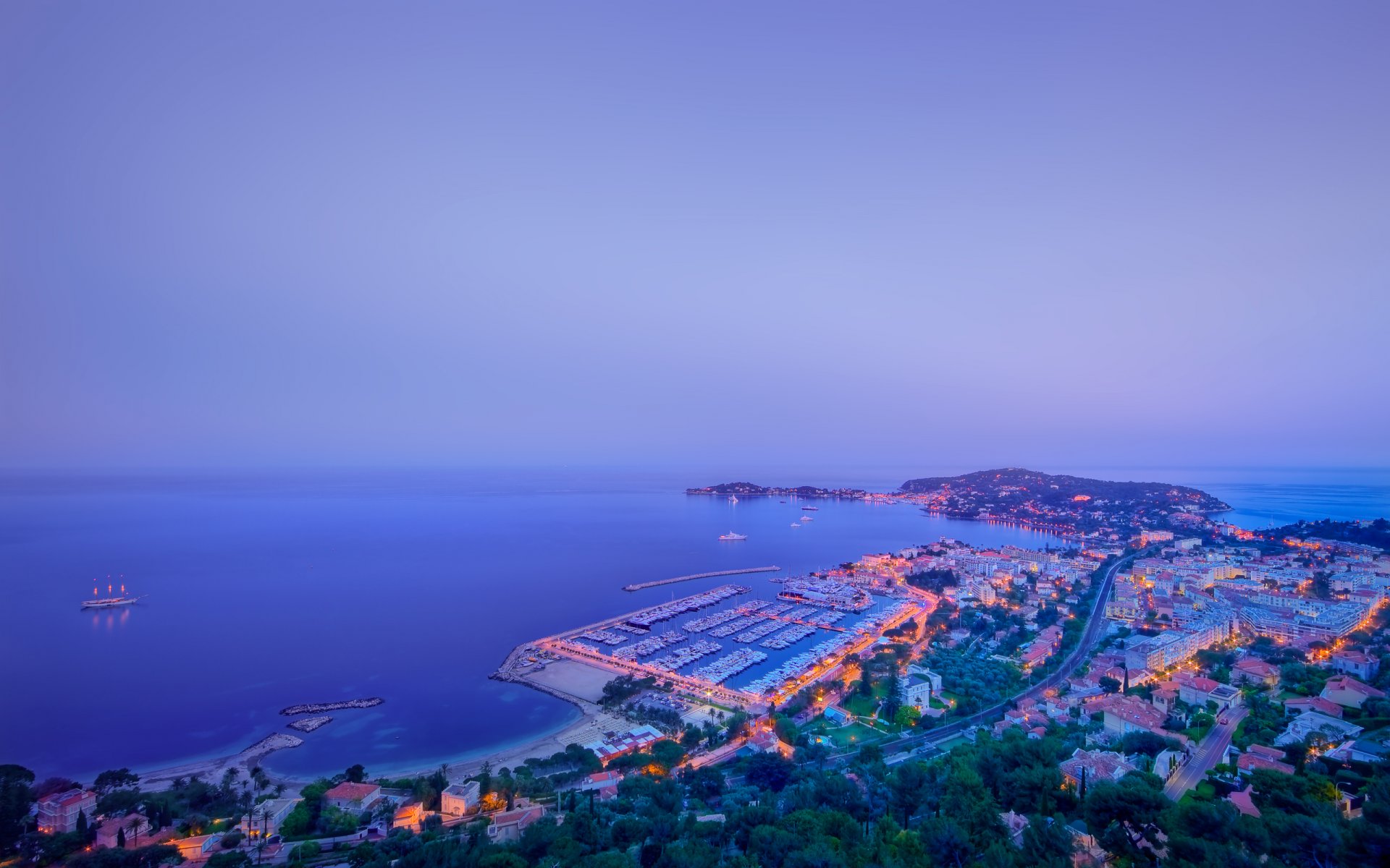 town coast ocean lights yacht