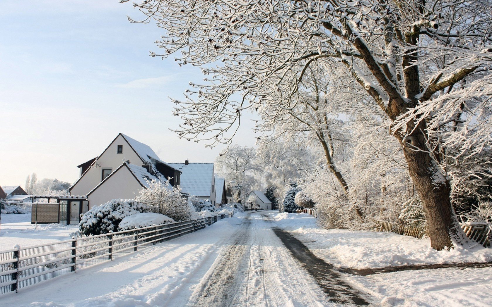 villaggio inverno strada