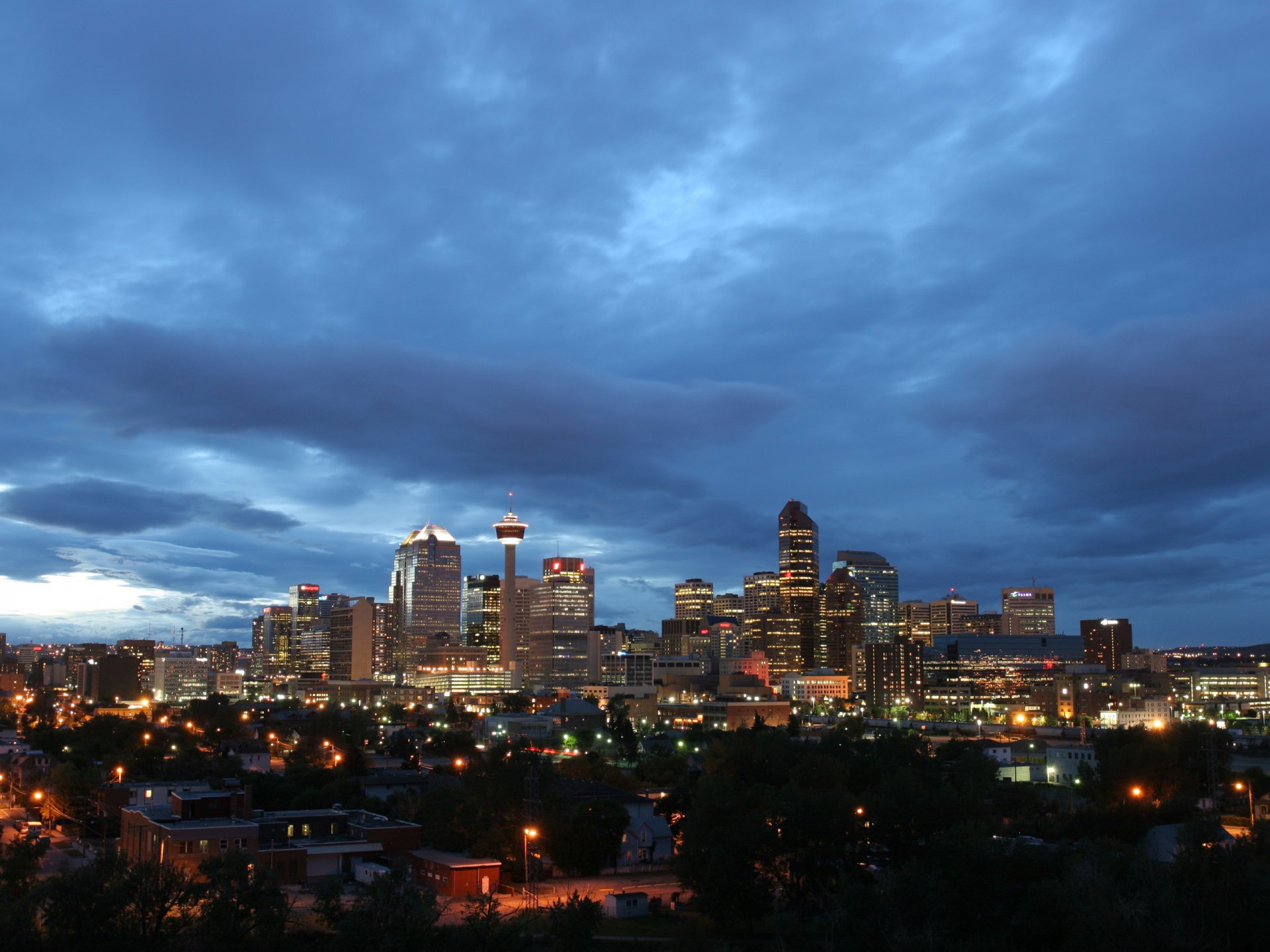 canada calgary luci sera crepuscolo blu cielo