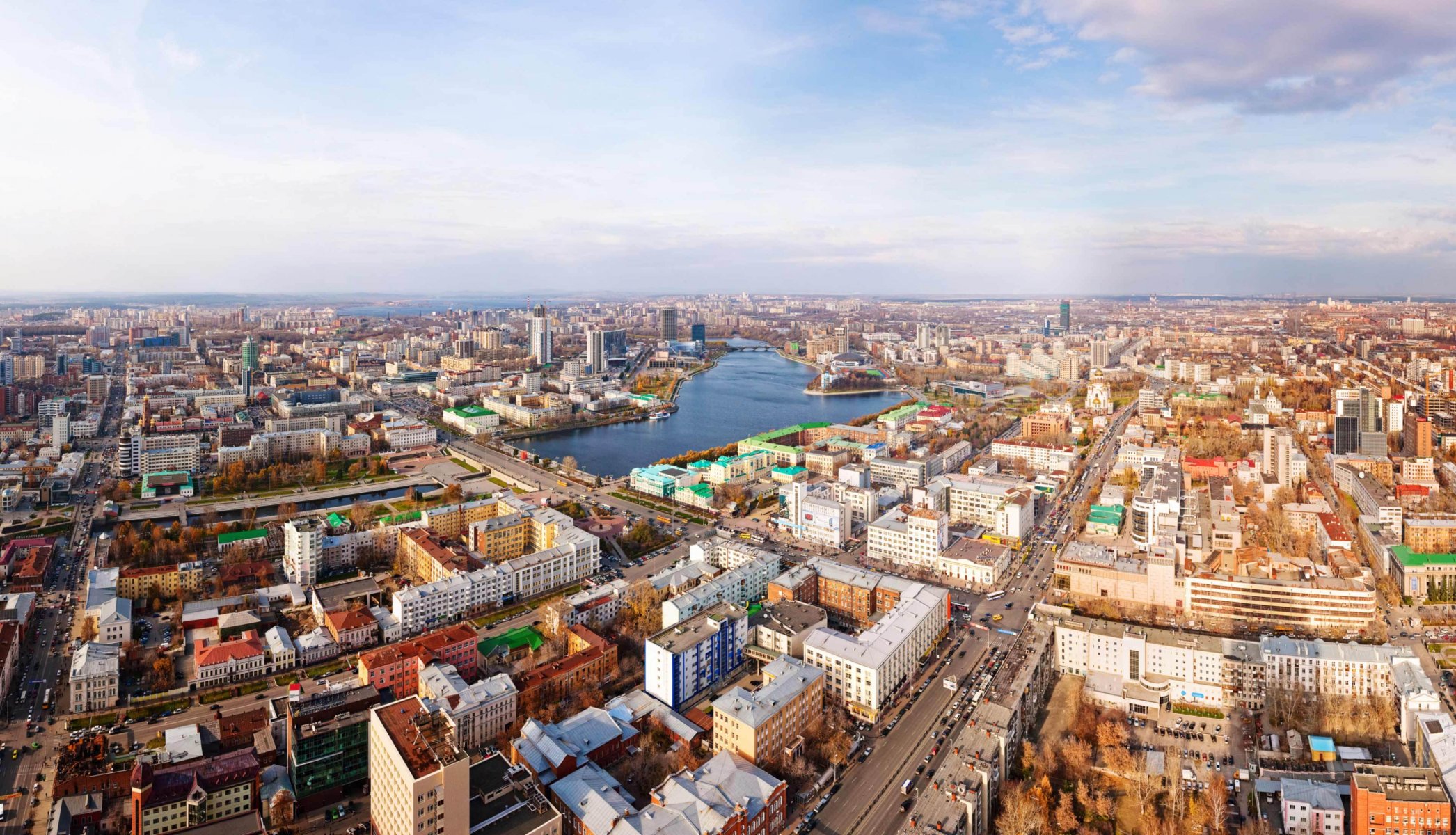 jekaterinburg panorama stadt straße karl liebknecht prospekt lenin fluss iset häuser brücke metropole ural hintergrundbilder