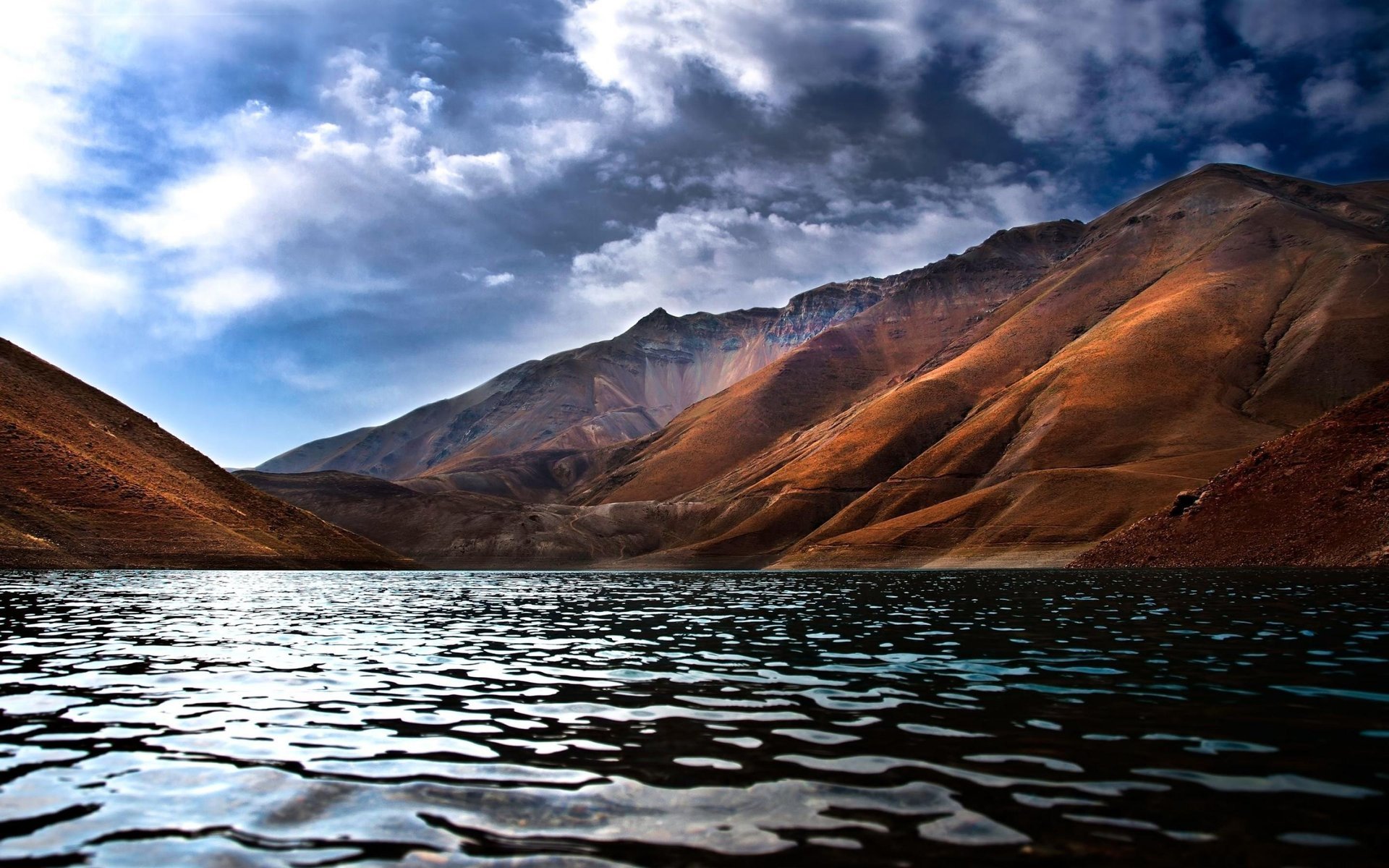 lago rocce acqua cielo montagne