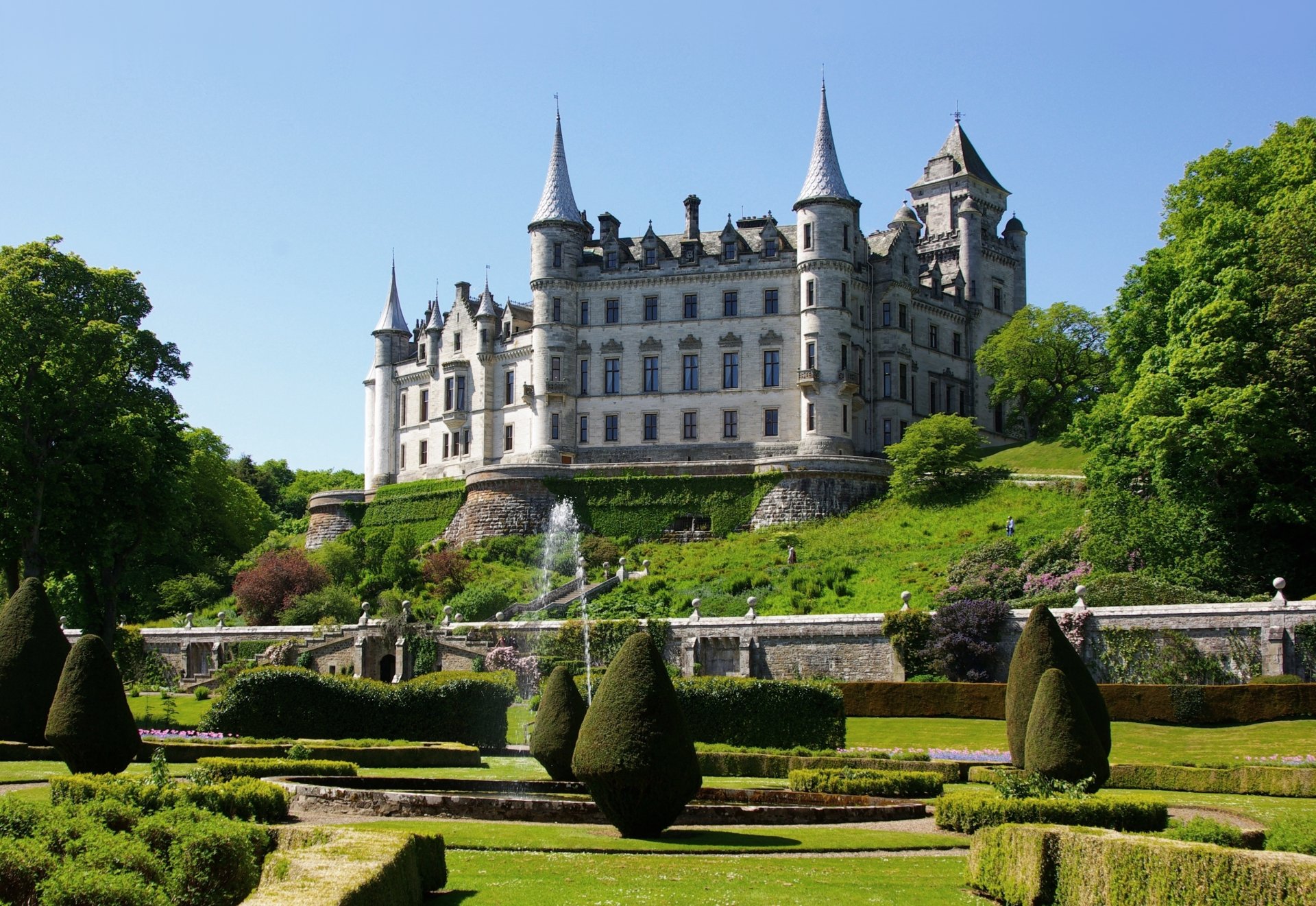 dunrobin castillo sutherland escocia parque jardín fuente