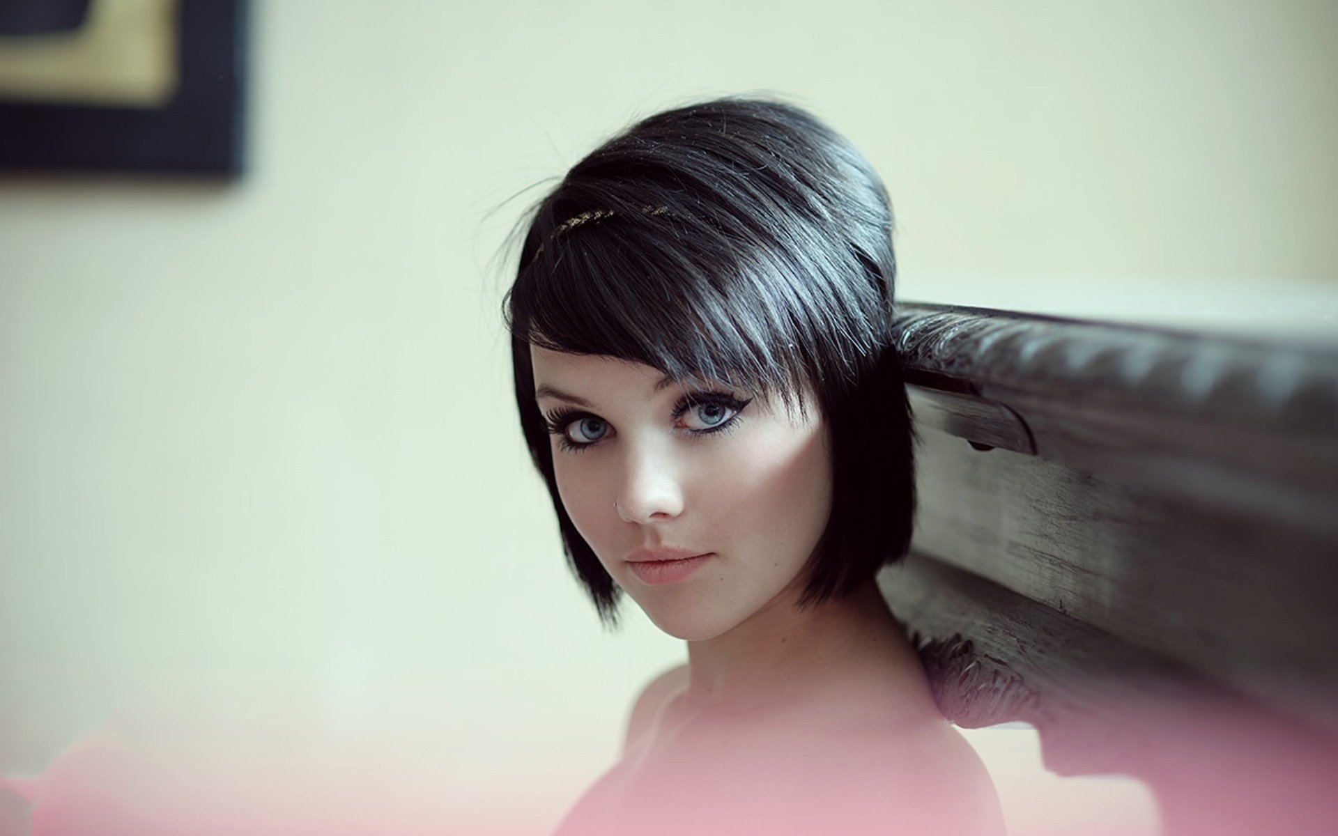 modèle mellisa clarke belle brunette vue visage