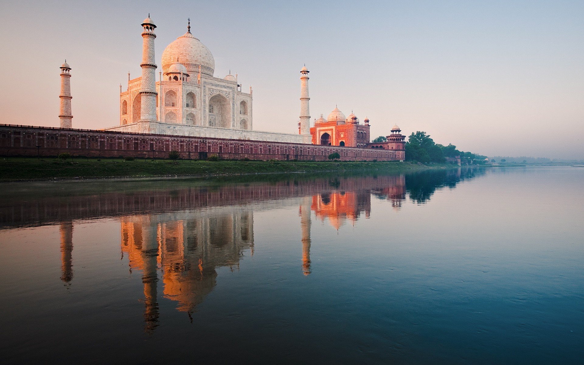 indien taj mahal fluss jamna morgendämmerung