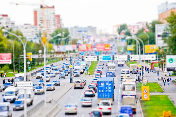 Ingorgo di auto sull autostrada in città