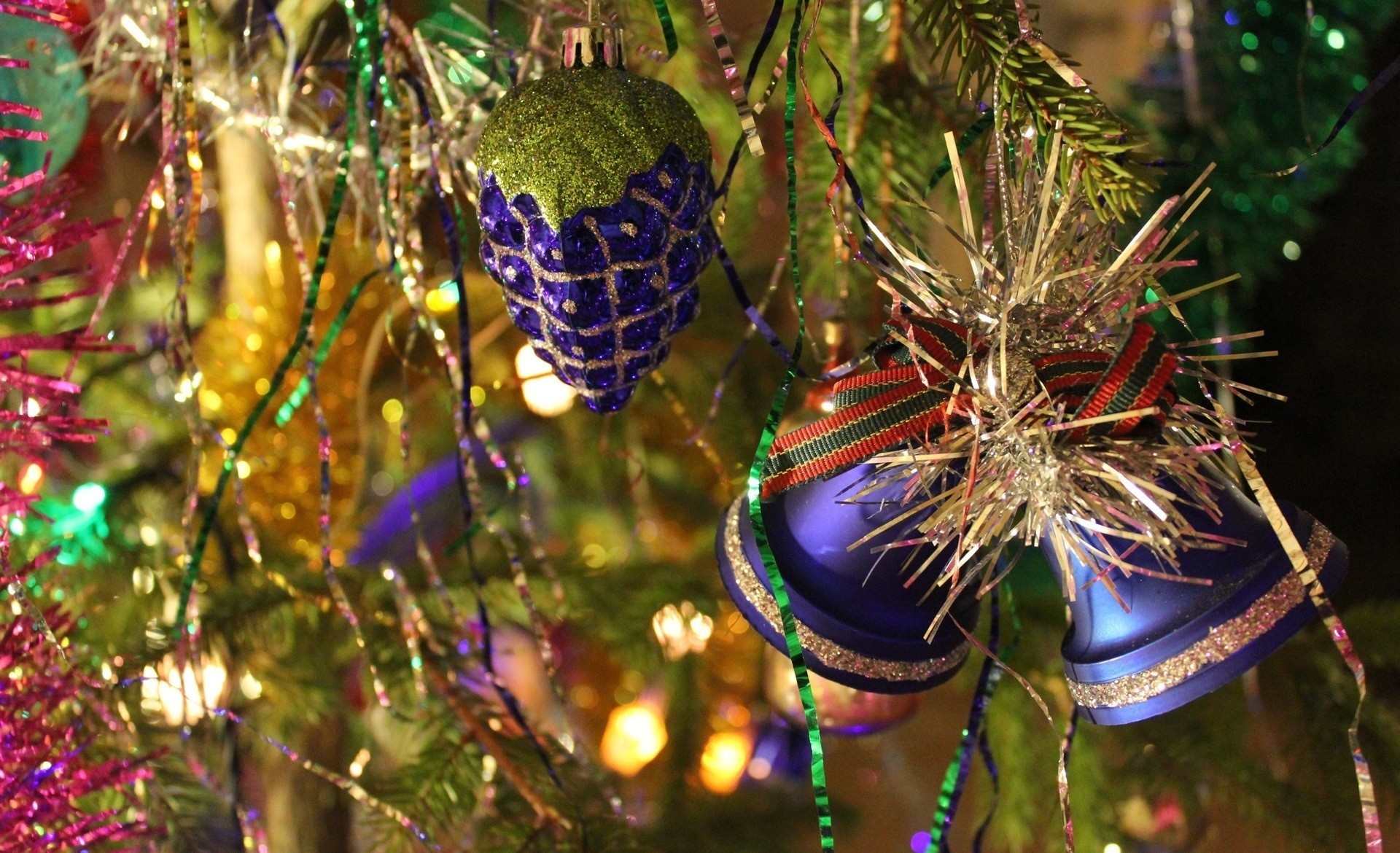 arbre de noël paillettes nouvel an vacances tambourins pluie paillettes rubans clinquant