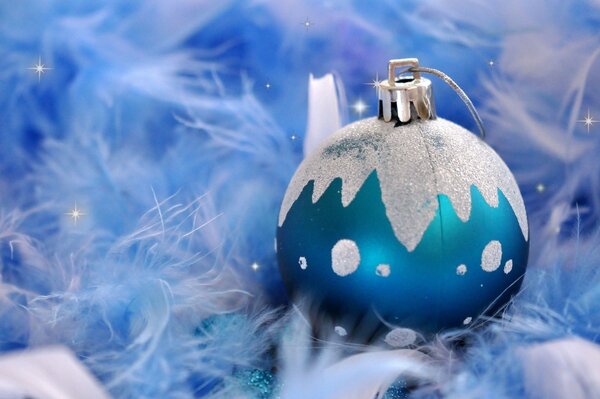 Palla di Capodanno blu su lanugine