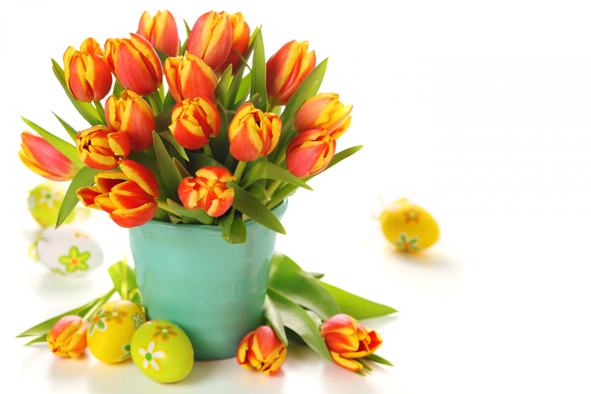 blumenstrauß eier eimer blumen tulpen