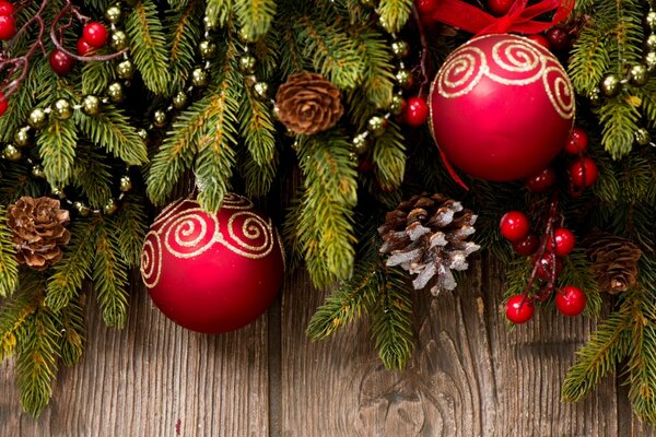 Christmas decoration on the Christmas tree with balloons