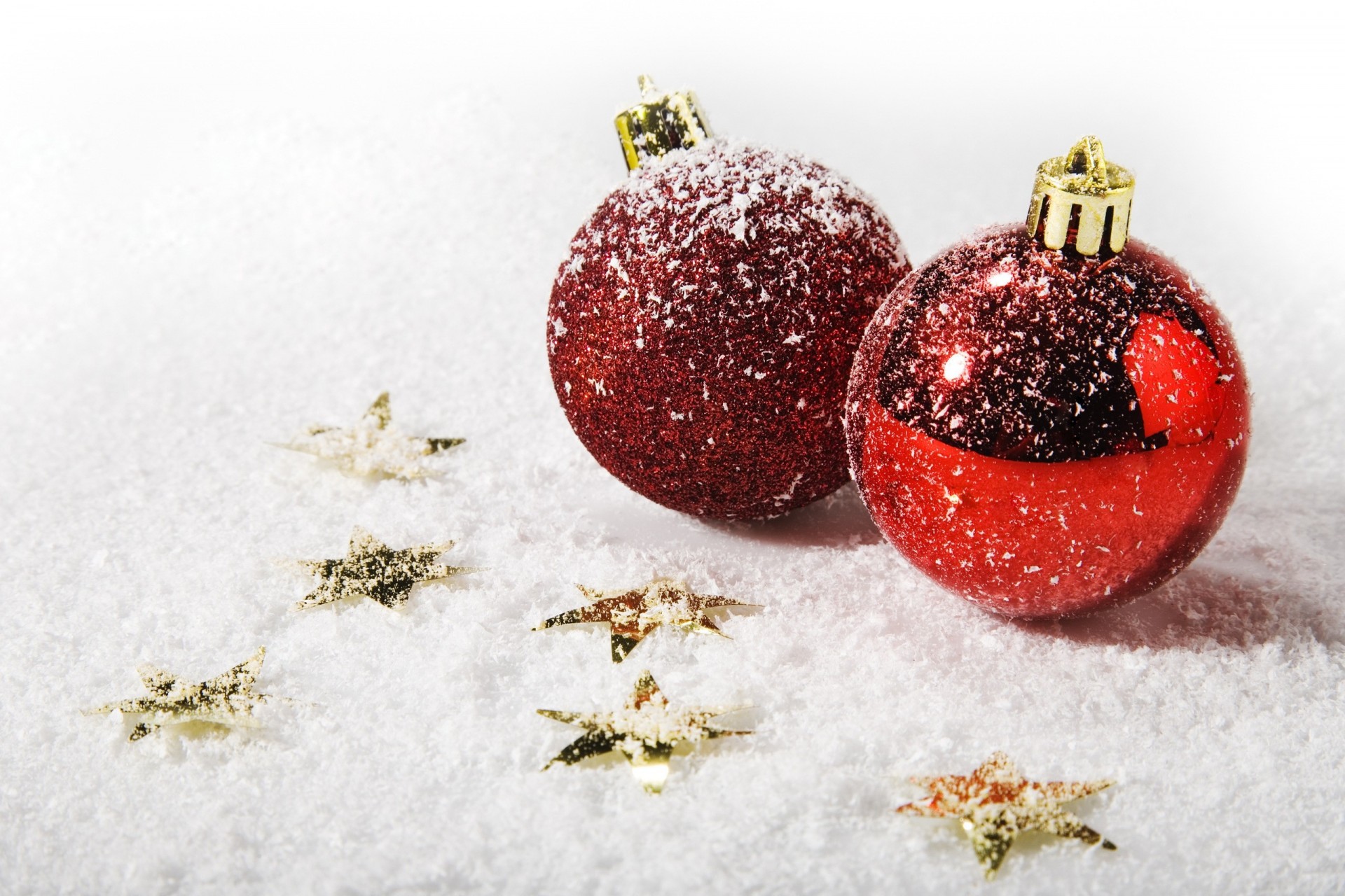 balls christmas new year winter holidays snow mood close up christmas wallpaper holiday wallpaper christmas wallpaper