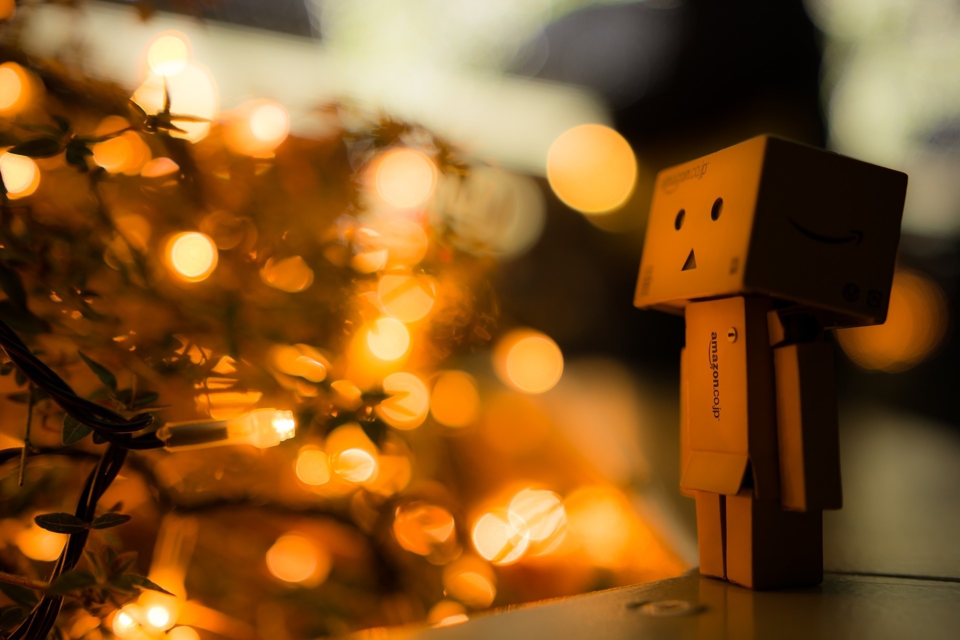 night cardboard man light danbo