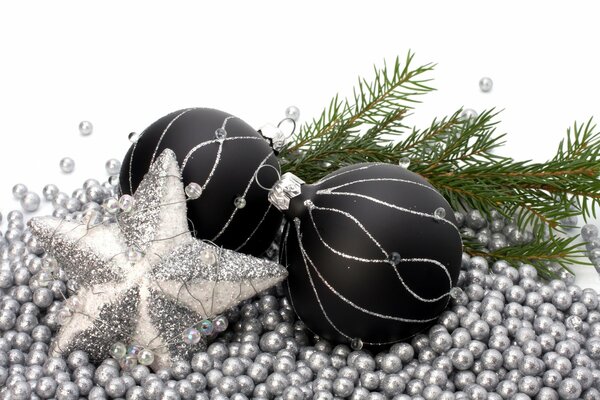 Boules noires de Noël et étoile