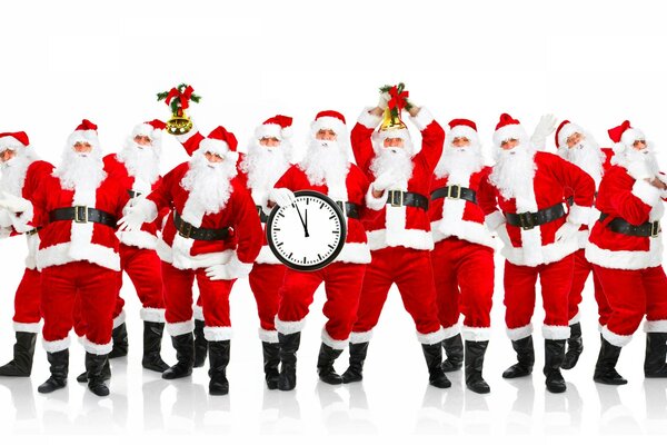 Babbo Natale in rosso con regali su sfondo bianco