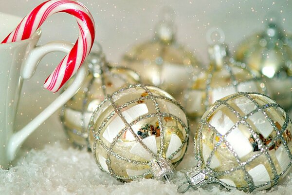 Besoin d acheter beaucoup de boules pour décorer l arbre de Noël