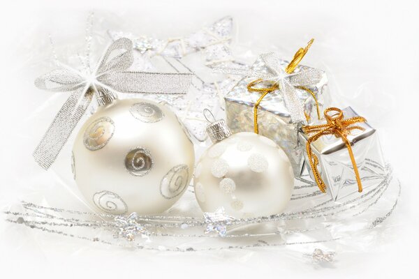 White Christmas balls, beautiful gifts