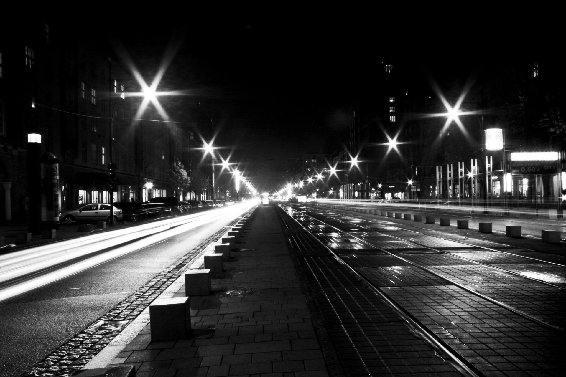 straße straße autos lichter häuser lichter fenster bürgersteig schwarzweiß