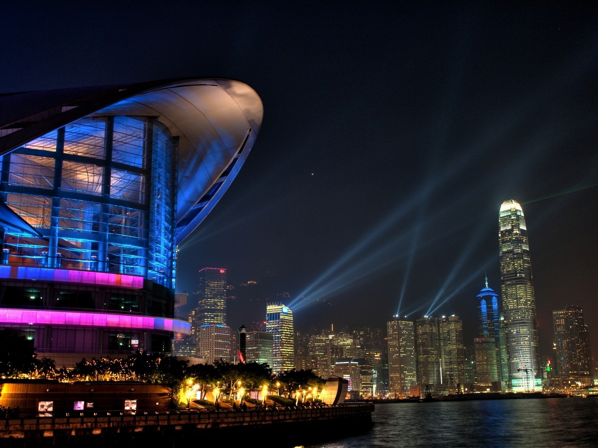 città grattacieli luci serali hong kong