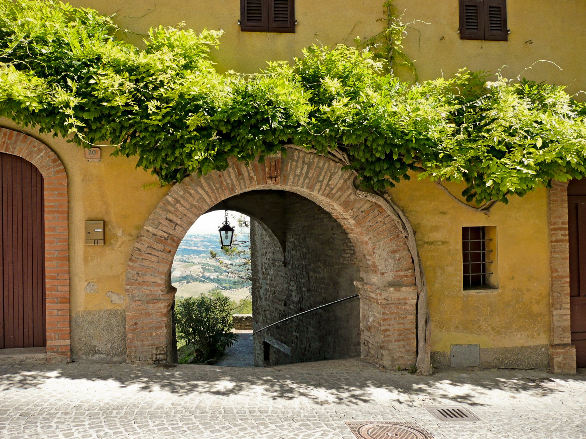 italia arco pavimento verde