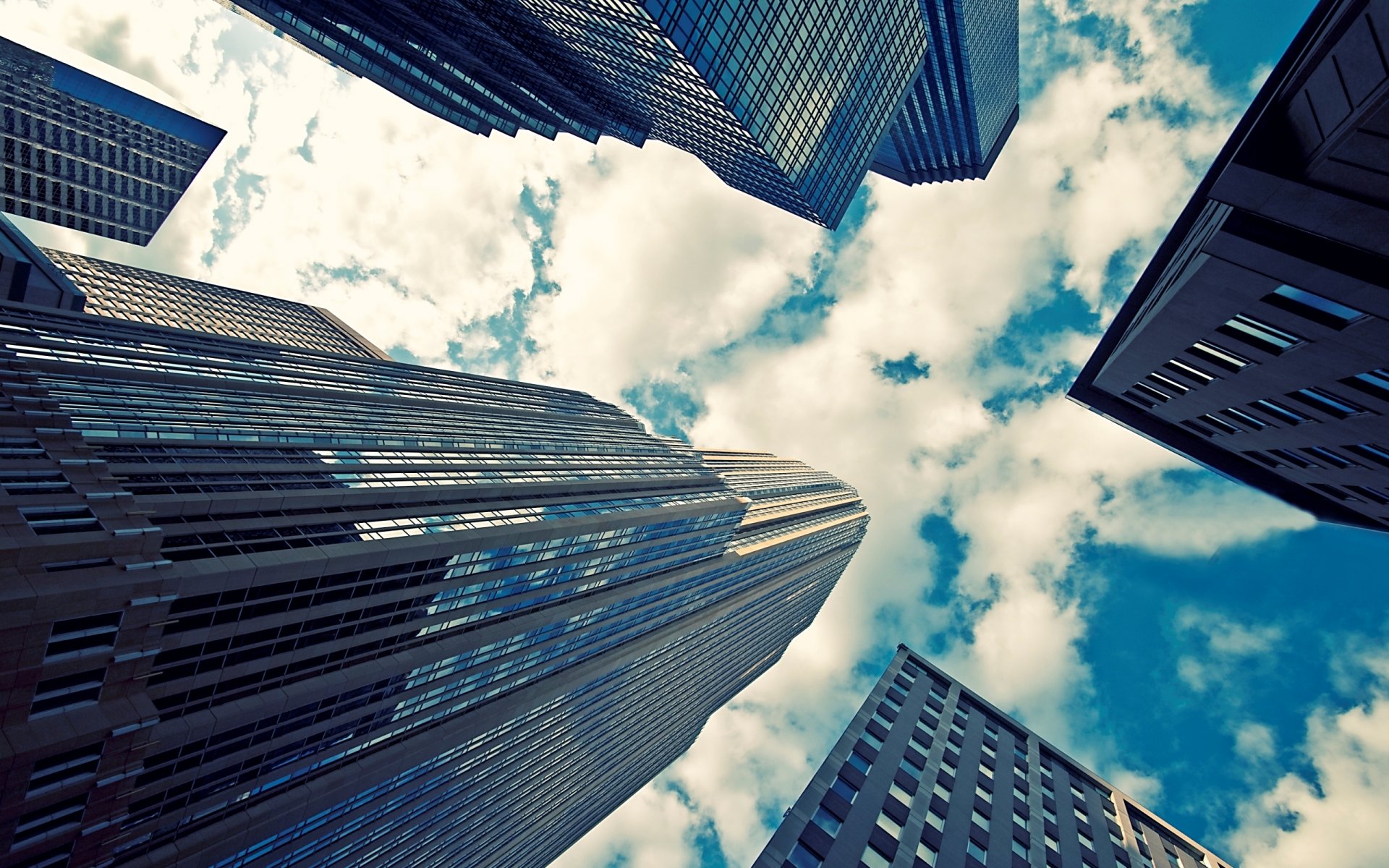 stadt wolkenkratzer gebäude glas reflexion himmel wolken perspektive foto hintergrund hintergrundbilder bilder