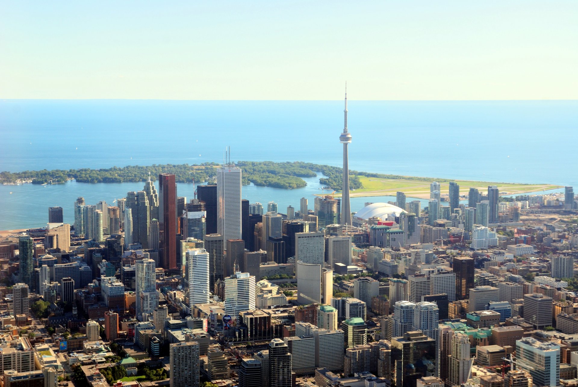 ciudad toronto canadá panorama rascacielos edificios casas metrópolis agua lago ontario cielo horizonte