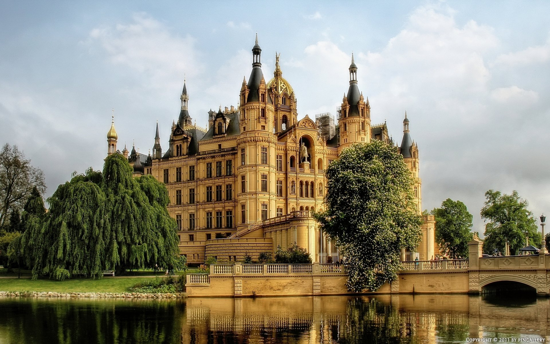 allemagne schwerin château eau arbres