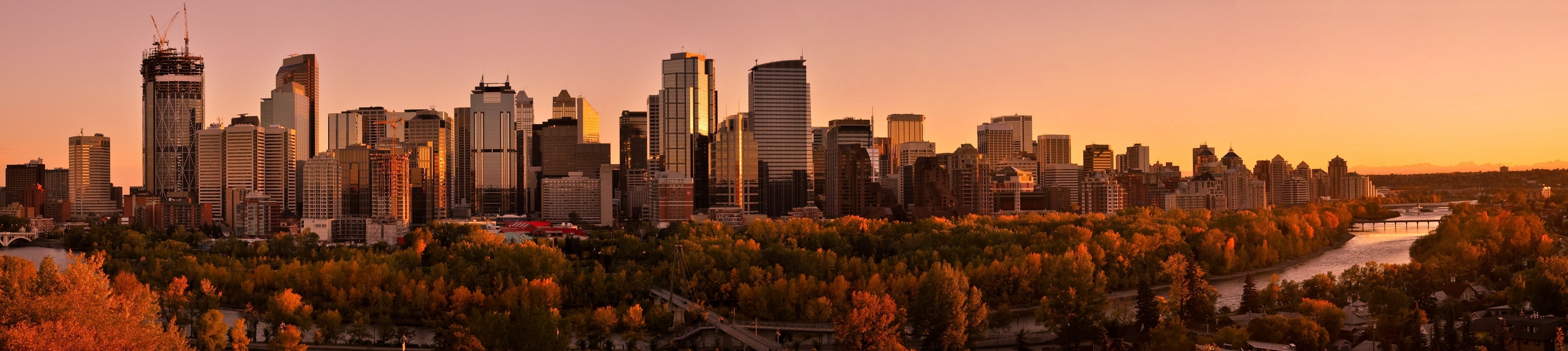 kanada stadt calgary gebäude wolkenkratzer häuser panorama fluss wasser straße herbst bäume quadrat park sonnenuntergang himmel reflexion multi-monitore hintergrundbilder