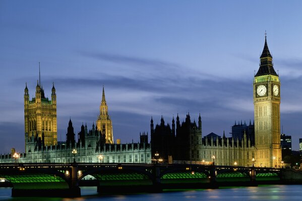 El puente de Londres, el Parlamento y el Big Ben