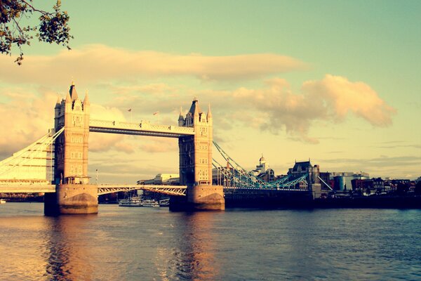 Vista del puente de la torre en Londres