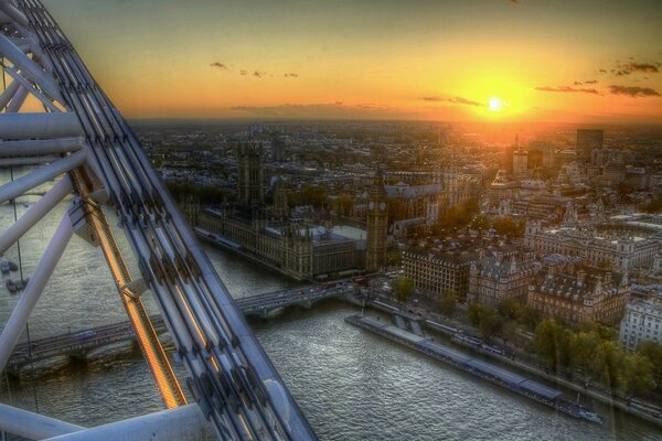 Photo de la Tamise avec la grande roue