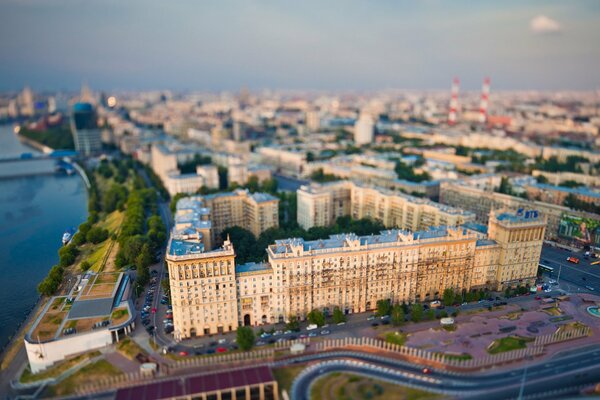 Droga i domy prospektu Wołgogradzkiego w Moskwie