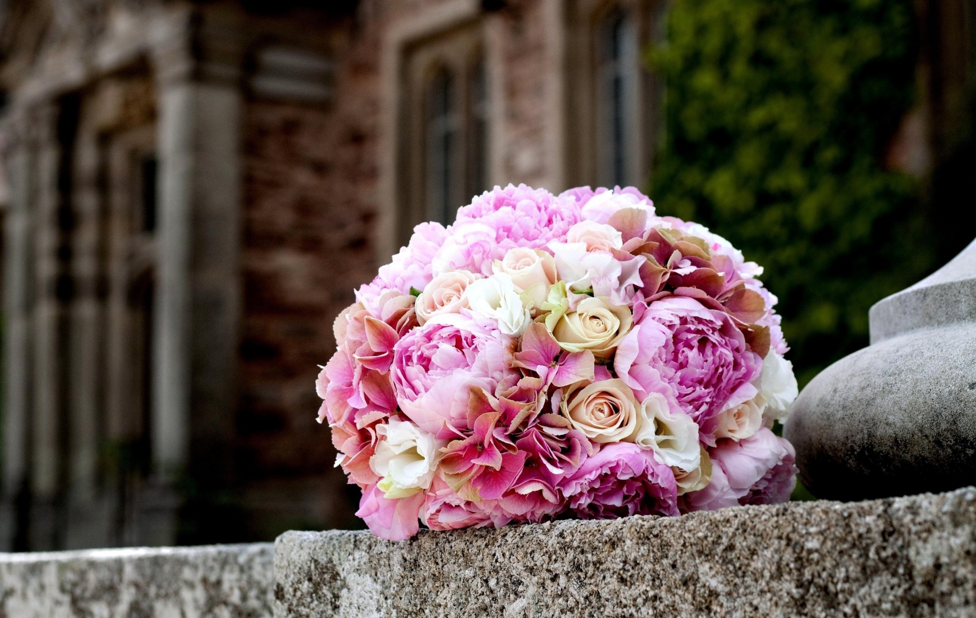 palla peonie rose bouquet marmo tenerezza