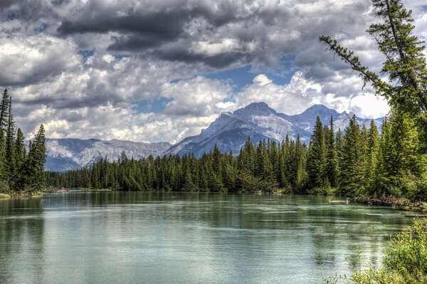 Natura lago foresta e Montagna