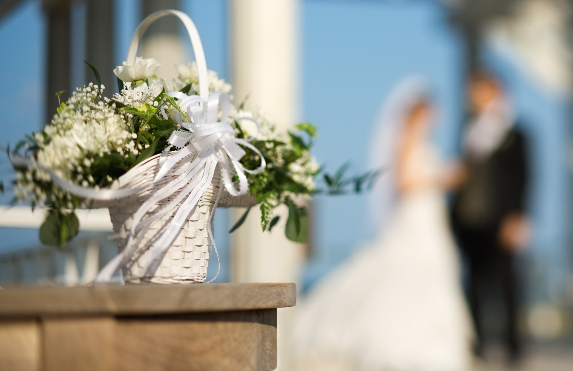 bride bokeh bouquet flower belt wedding shopping groom