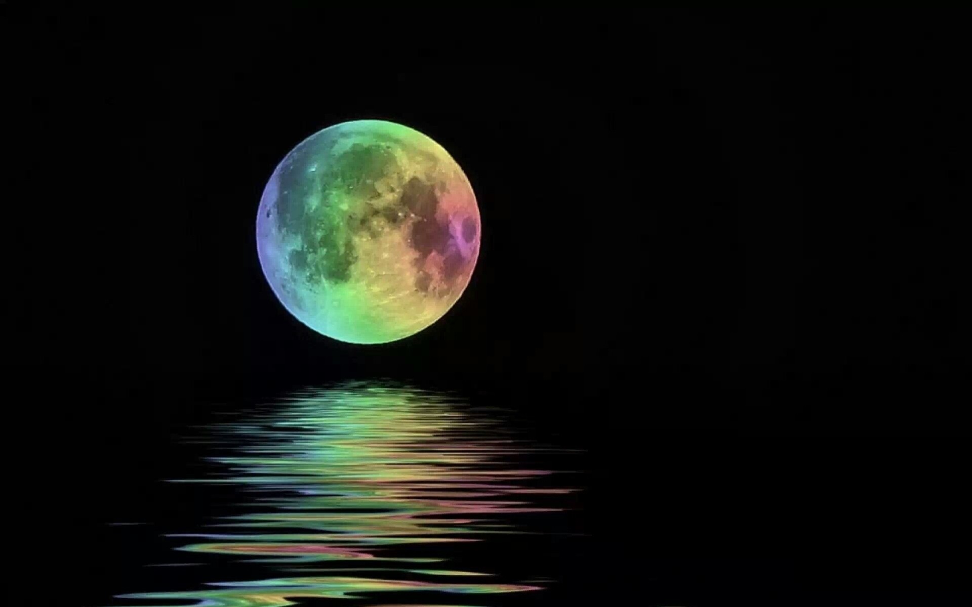 Сказочная луна над морем - обои на рабочий стол