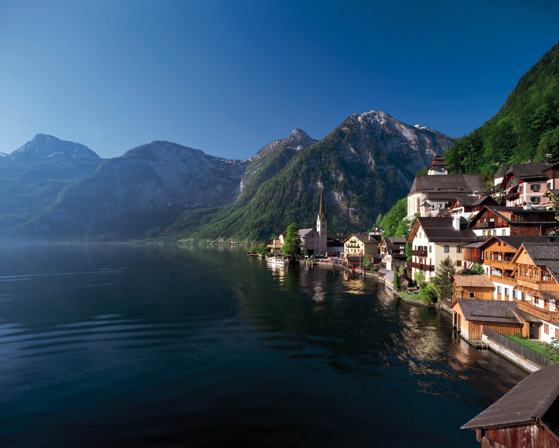 miasto lato jezioro brzeg hallstatt