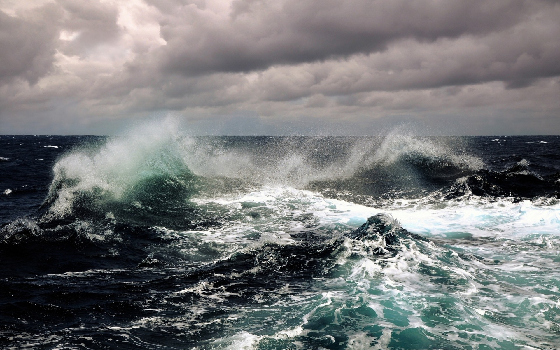 onda tempesta mare cielo