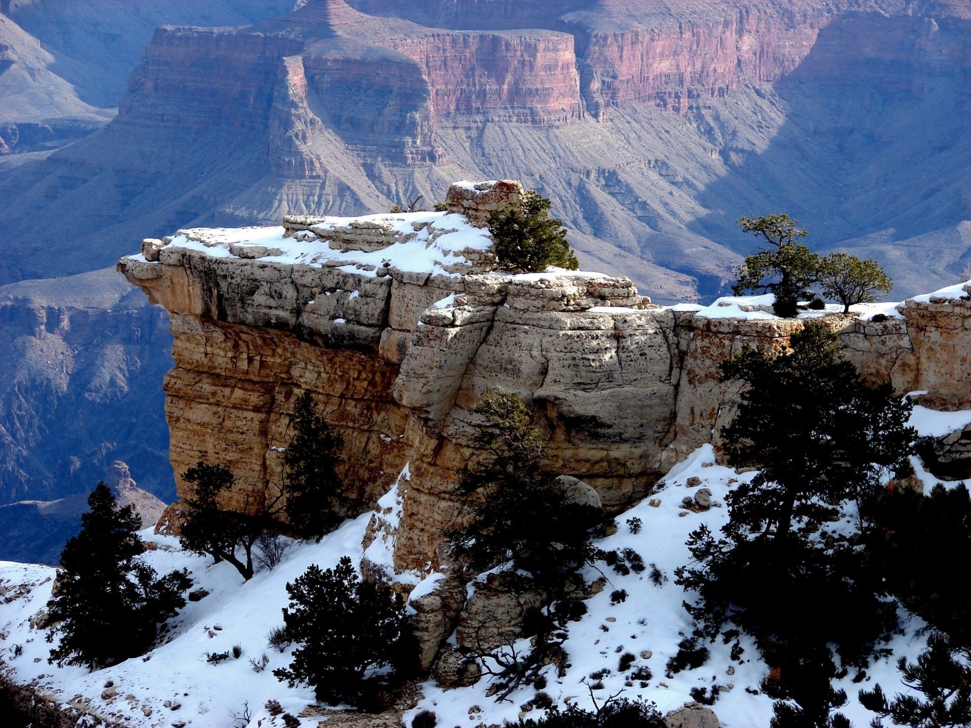 paisaje montañas nieve árboles rocas