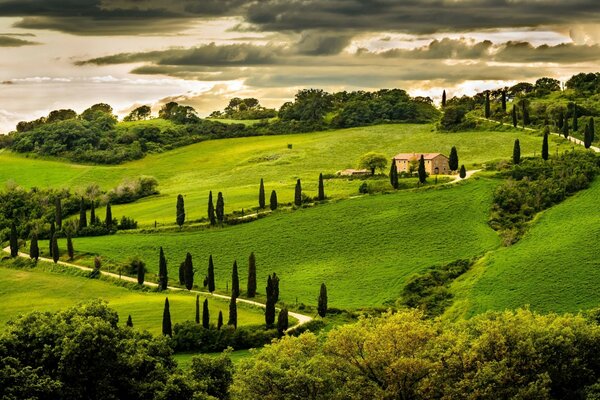 Hermosas colinas, casas en Italia