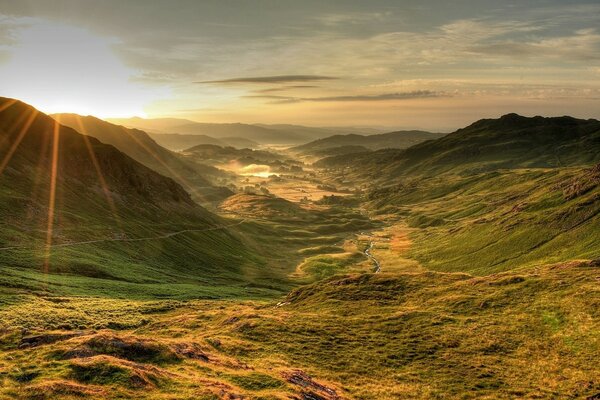 Cumbria Inglaterra hermosa puesta de sol