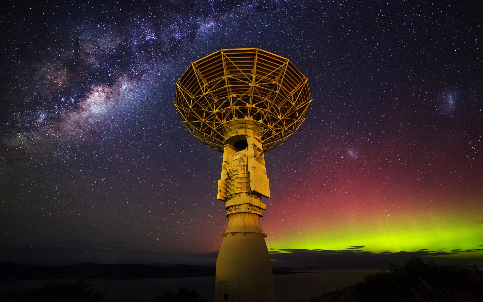 voie lactée étoiles antenne radiotélescope