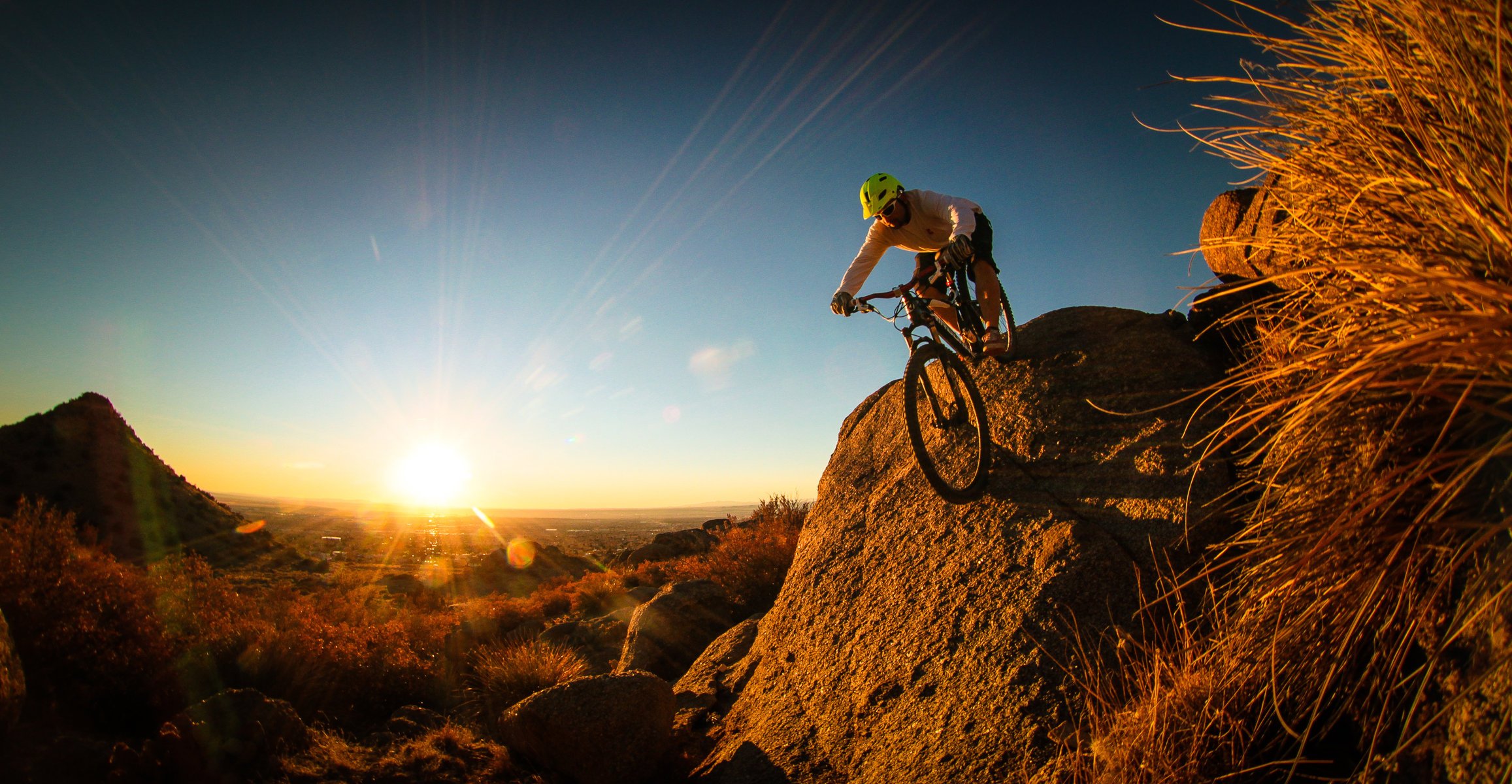 ciclista bicicleta de montaña hombre naturaleza colinas