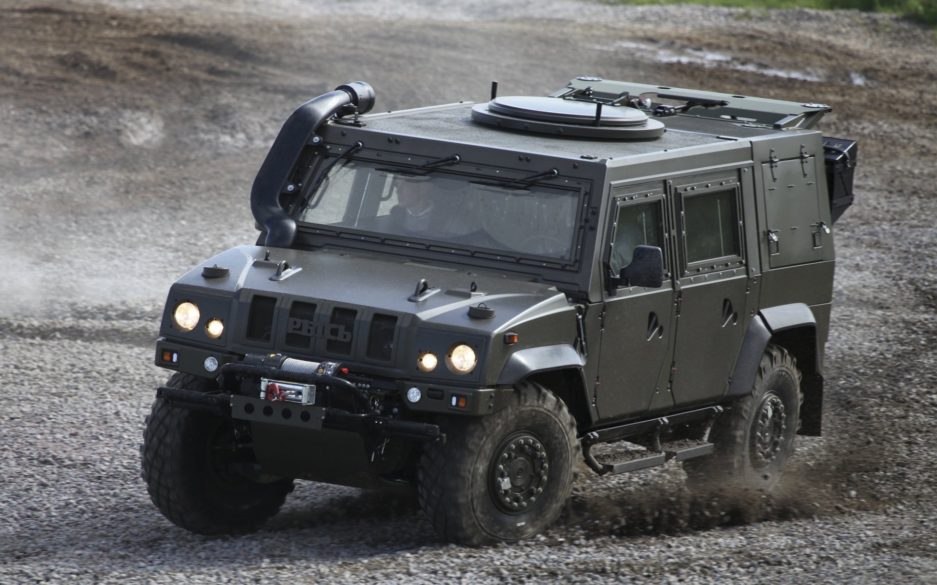 véhicule blindé haute passable militaire lynx