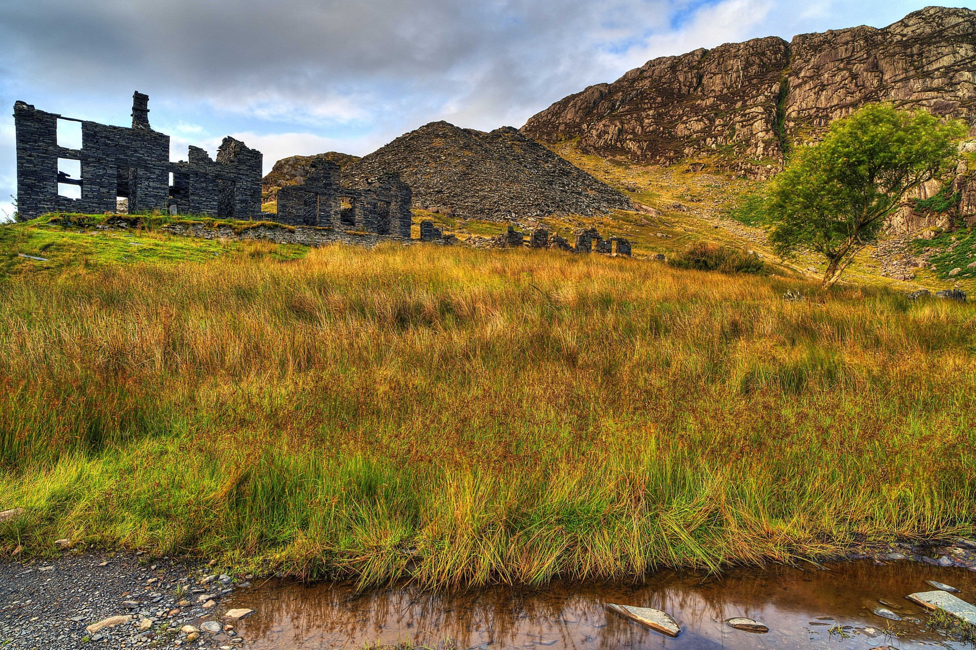 wielka brytania krajobraz góry snowdonia ruiny