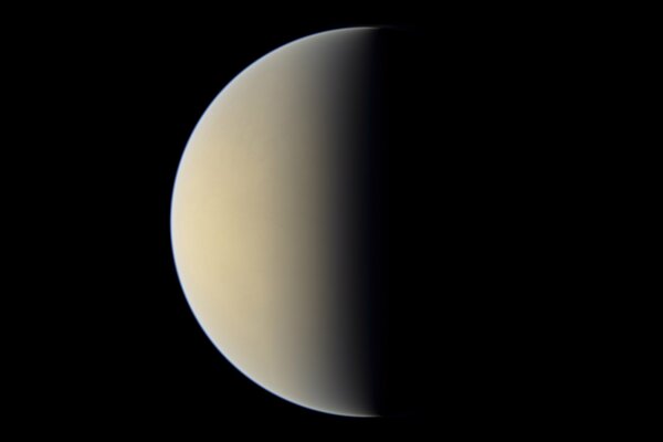 Die Hälfte der Venus ist für das menschliche Auge offen