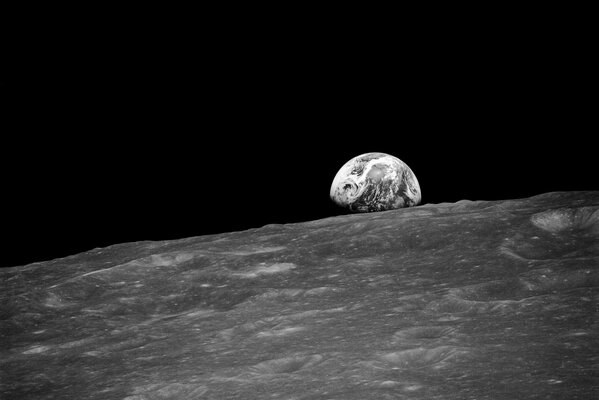 Image de la lune et la planète terre dans l espace