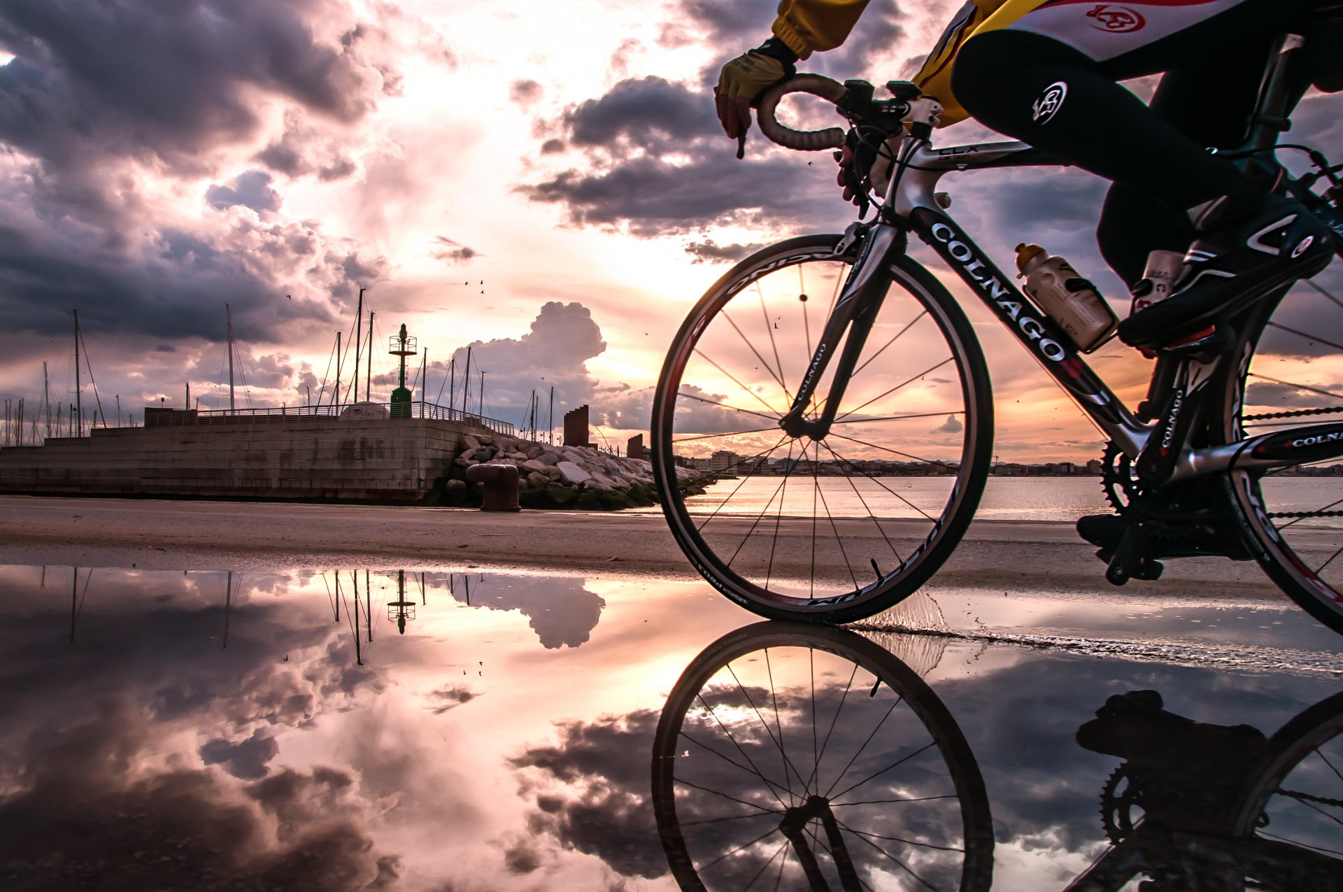 paseo marítimo océano bicicleta ciclista colnago