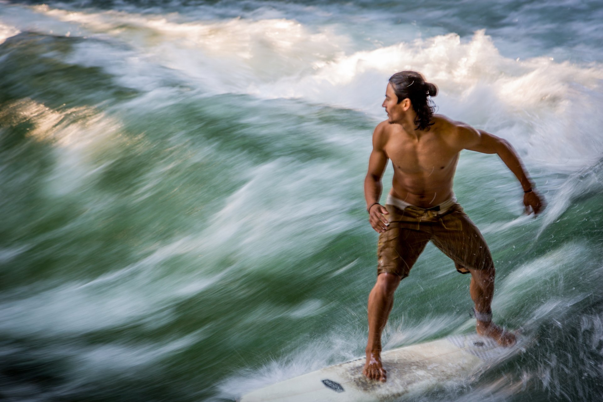 uomo ragazzo surfista movimento dinamica onda oceano